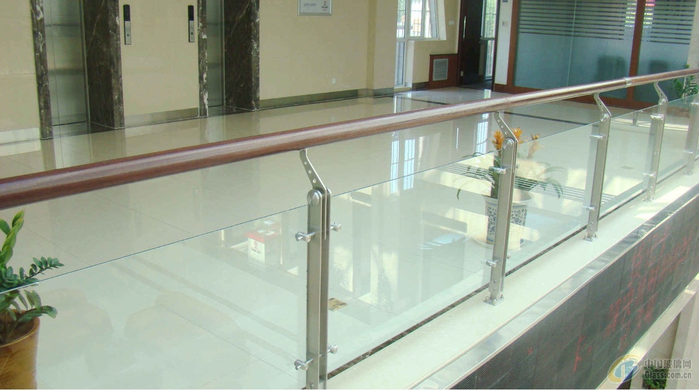 国际机场钢板立柱玻璃栏杆,机场大堂玻璃护栏,机场楼梯玻璃扶手-阿里巴巴