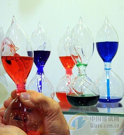 手控温度的喷水 玻璃玩具独具匠心-玻璃资讯