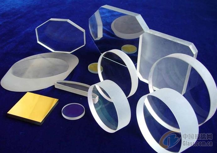 一、玻璃镜片和树脂镜片眼镜哪个高档