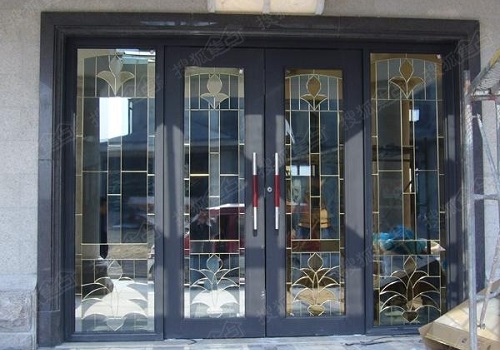 建筑玻璃门分为哪些类型 钢化玻璃门通常要多少钱