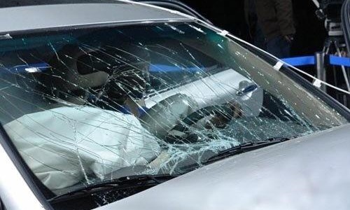 挡风玻璃有划痕怎么处理 汽车玻璃有污痕