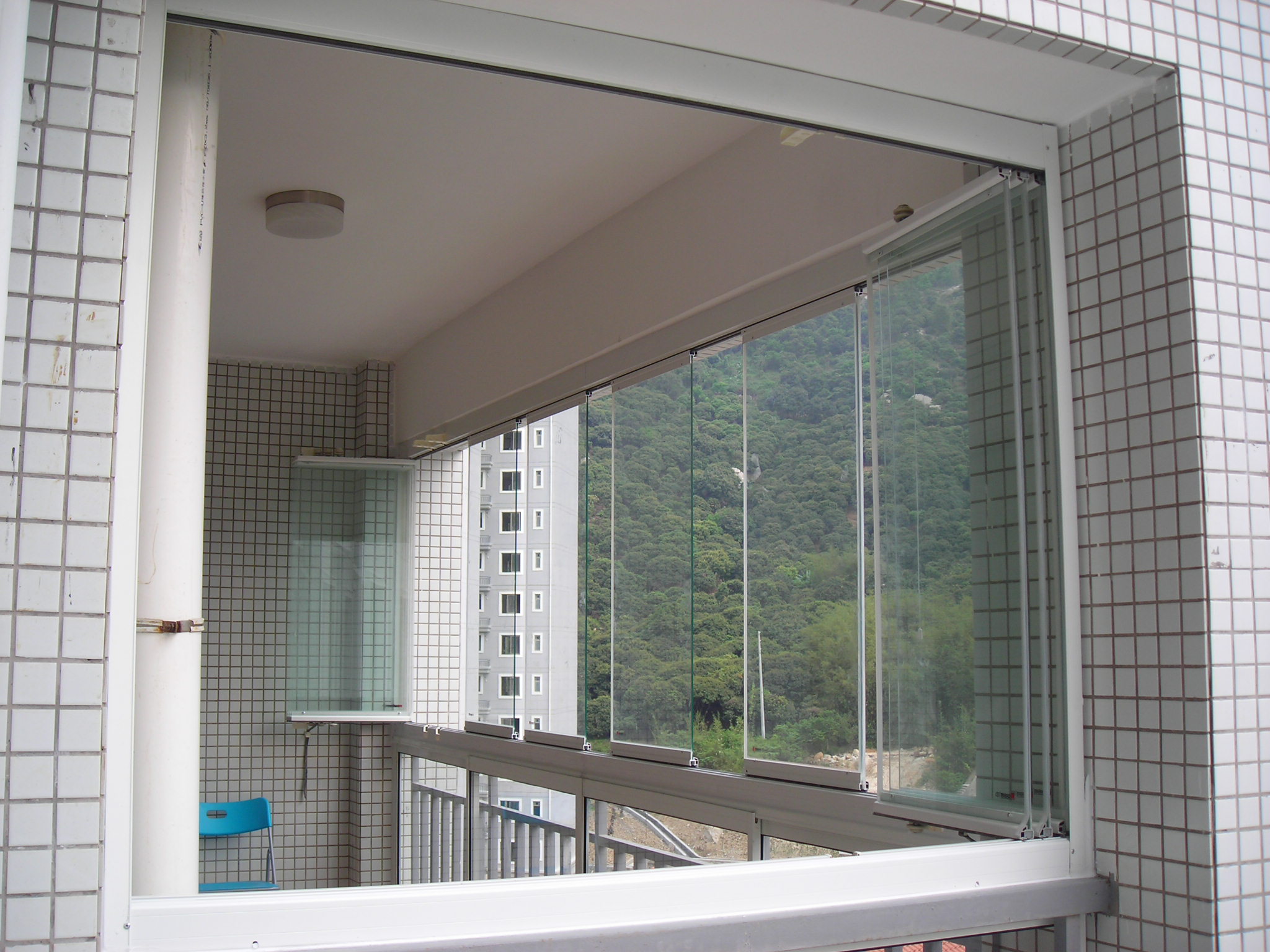 封阳台窗户让你家的阳台更精彩