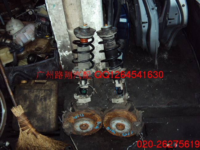 广州路翔汽配(020-26275619)联合直销:大众波罗汽车玻璃(左前玻璃、左后玻璃、右前玻璃、右后玻璃、三角玻璃、前档玻璃、后档玻璃)及减震器,下摆臂等纯正原厂件,进口拆车件,专业厂配件。 小胜凭智,大胜靠德,用心做事,真诚做人,竭诚与您携手合作,共创双赢。 郑重承诺:凡购买本公司的任何配件将保证装车后能正常使用,因我方原因造成配件型号不对或不能使用的一律无条件包退,包换。让您买得放心,用得舒心。 联系电话:020-26275619/28040356/ 13662481022 旺旺:luxiangqp