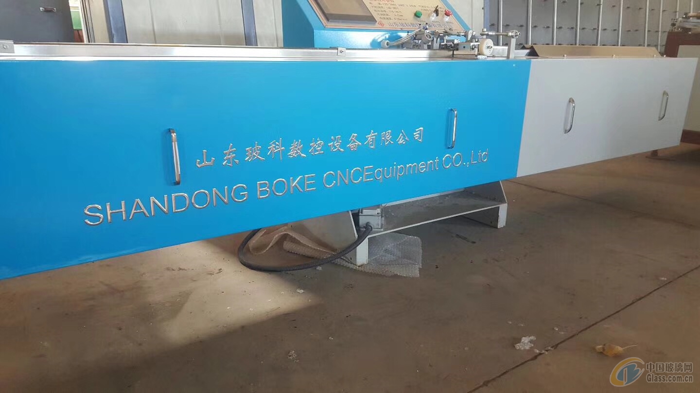 新到正通达自动丁基胶涂步机一台