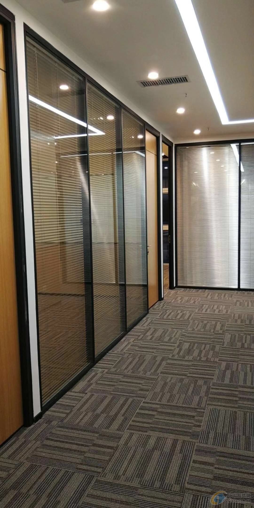 兰州办公室玻璃高隔墙兰州成品铝合金隔断
