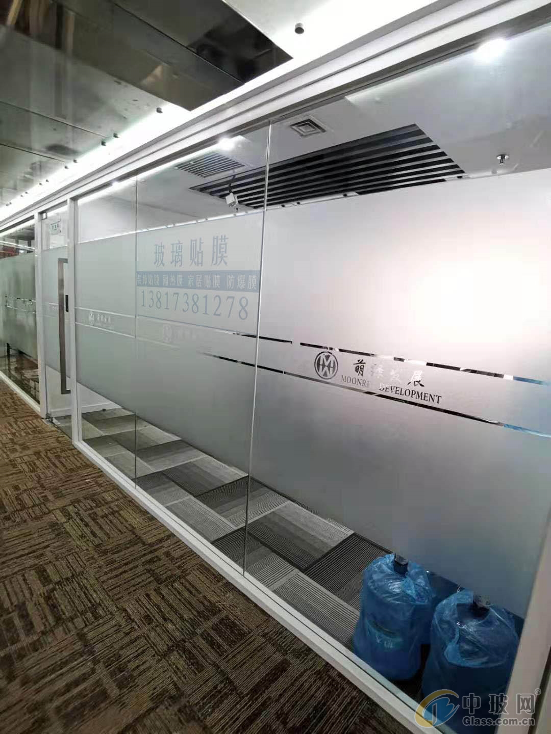 办公室磨砂贴膜之苏州玻璃贴膜-玻璃功能膜-中国玻璃网