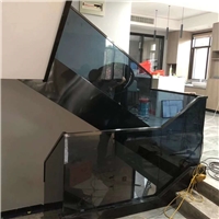樓梯扶手玻璃
