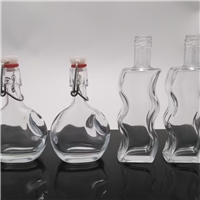 N(xio)ƿʳƷ100ML͸ƿS(chng)