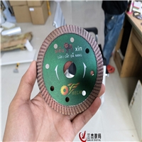 哈爾濱玻璃背景墻數(shù)碼打印機(jī)價(jià)位